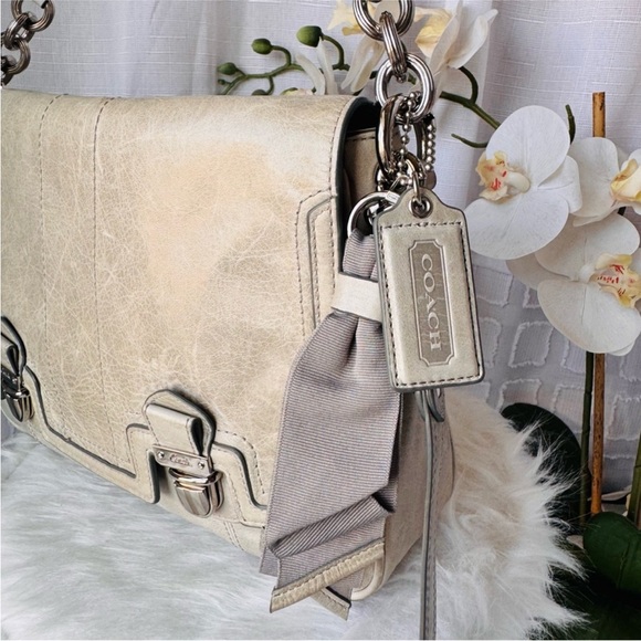 Coach Poppy Distressed Italian Leather- EUC! LIKE NEW
11”-17925 - Picture 7 of 15